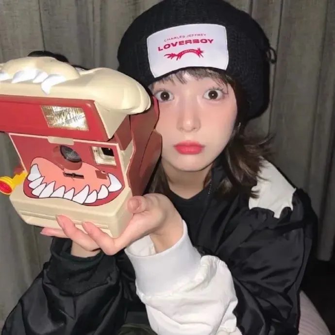 绿衣女子